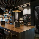 호텔 머큐어 센트럼 4*