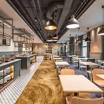 Mercure Centrum Hotel 4*