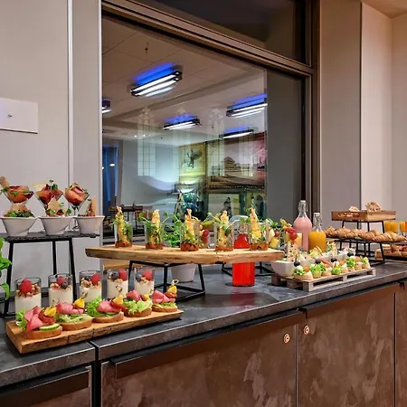 Mercure Centrum Hotell 4*