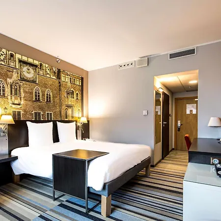 Mercure Centrum Hotel 4*